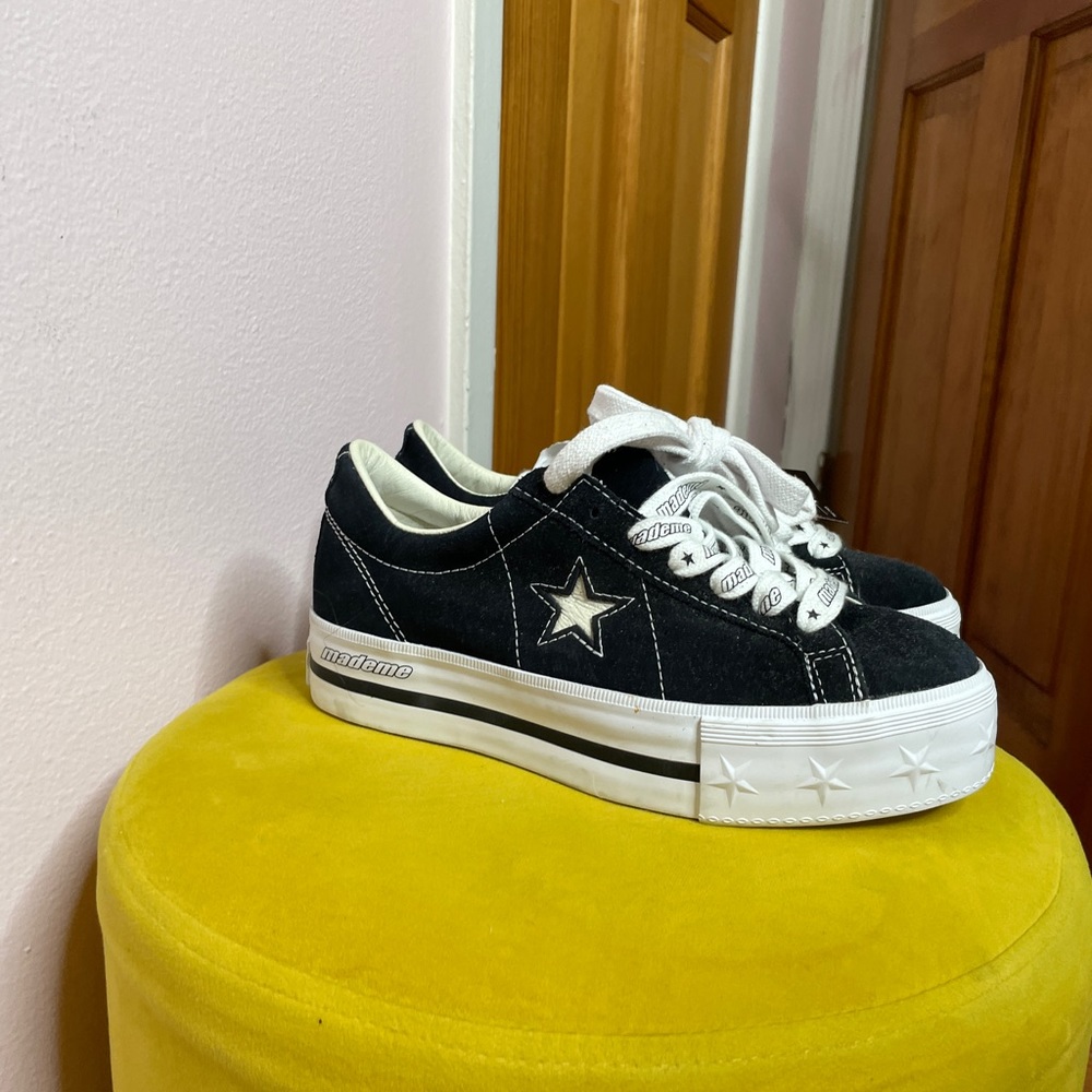 Platform Black and White Converse